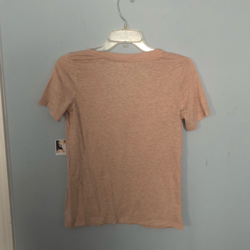 pink v-neck t-shirt - Picture 2 of 4